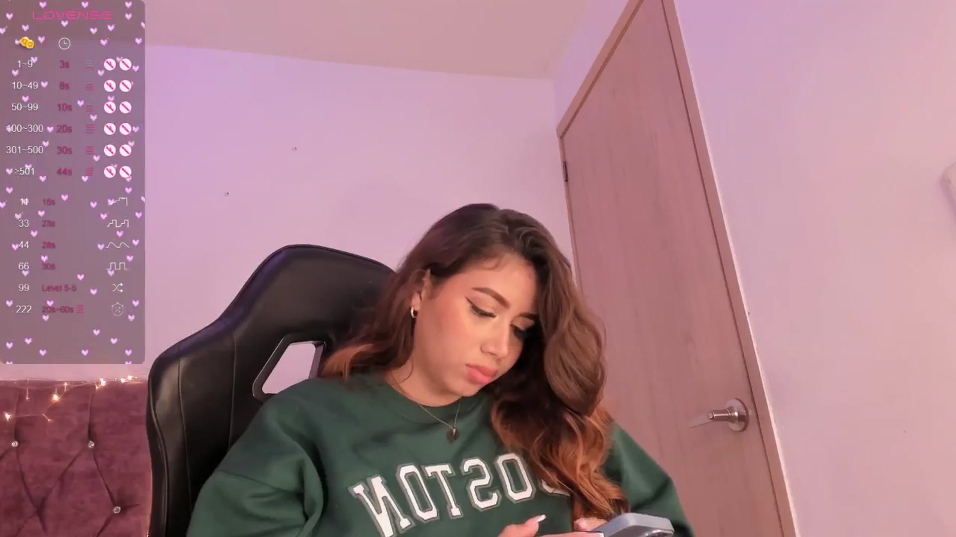 Gallery image thumbnail from Megan_1206's myfreecams stream on, 06/13/2024, 09:24 image 16 of 20