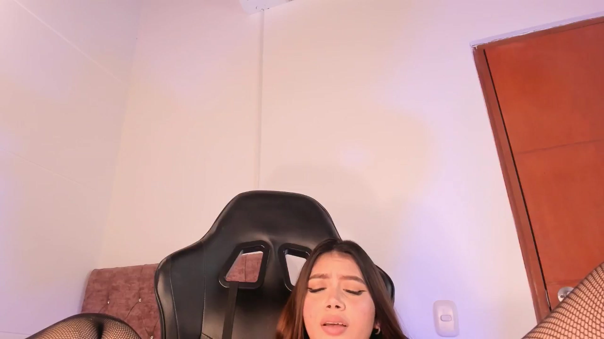 Gallery image thumbnail from Megan_1206's myfreecams stream on, 03/15/2025, 11:50 image 11 of 20