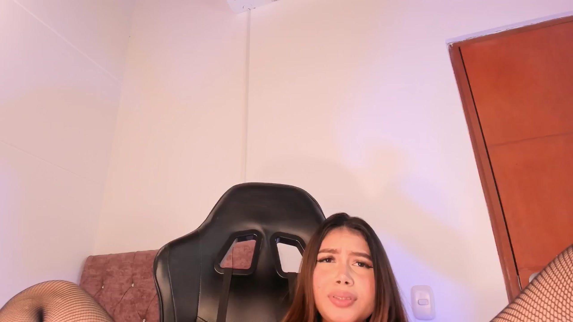 Gallery image thumbnail from Megan_1206's myfreecams stream on, 03/15/2025, 11:50 image 10 of 20