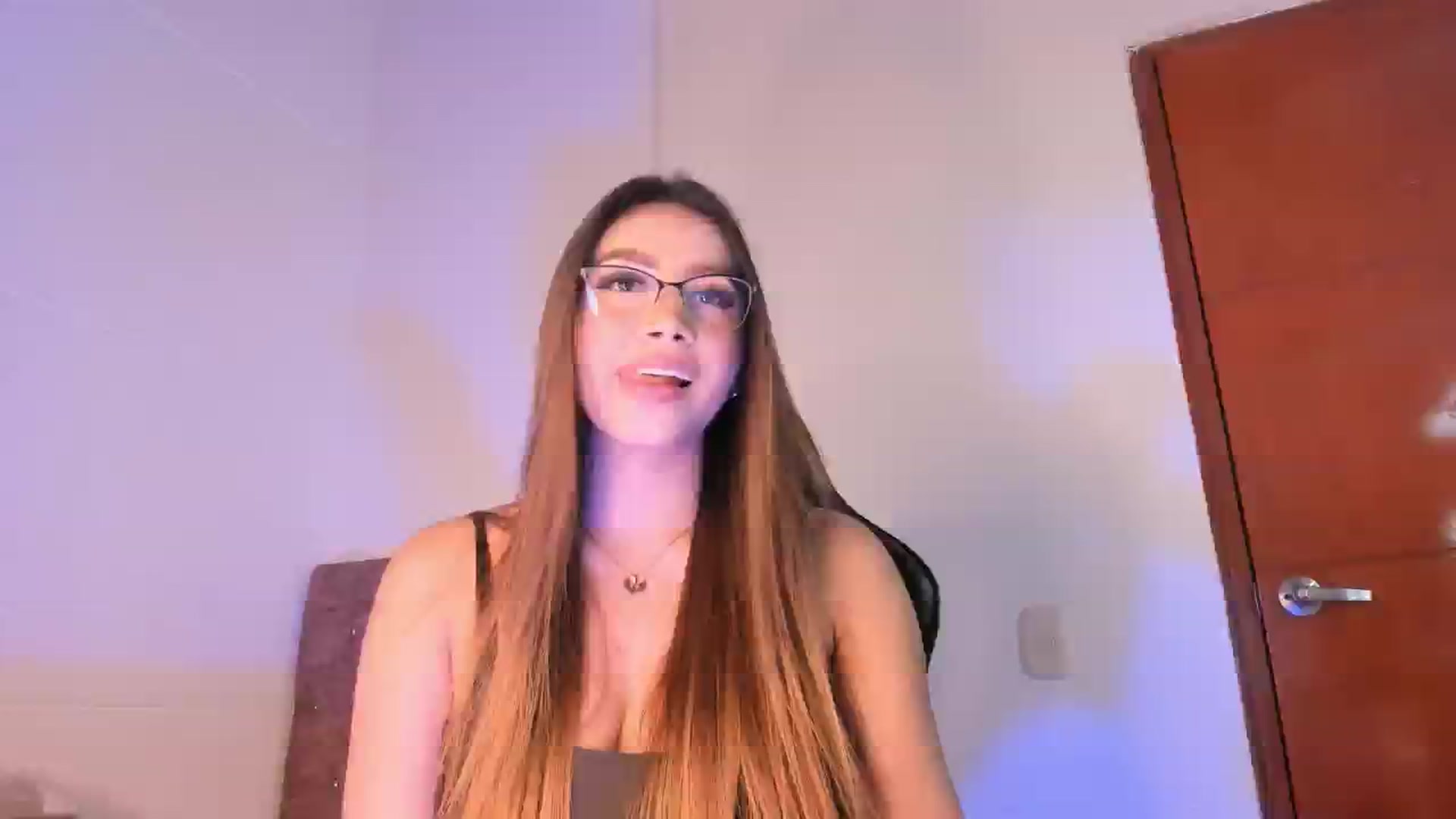 Gallery image thumbnail from Megan_1206's myfreecams stream on, 04/26/2025, 08:59 image 8 of 20