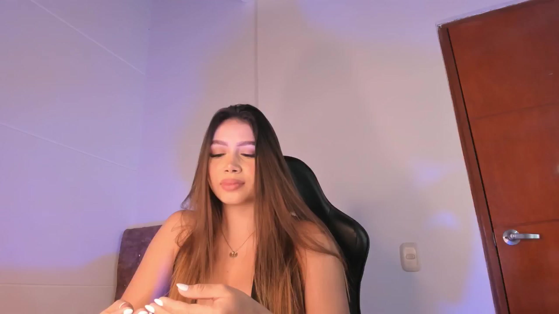 Gallery image thumbnail from Megan_1206's myfreecams stream on, 04/28/2025, 09:13 image 13 of 20