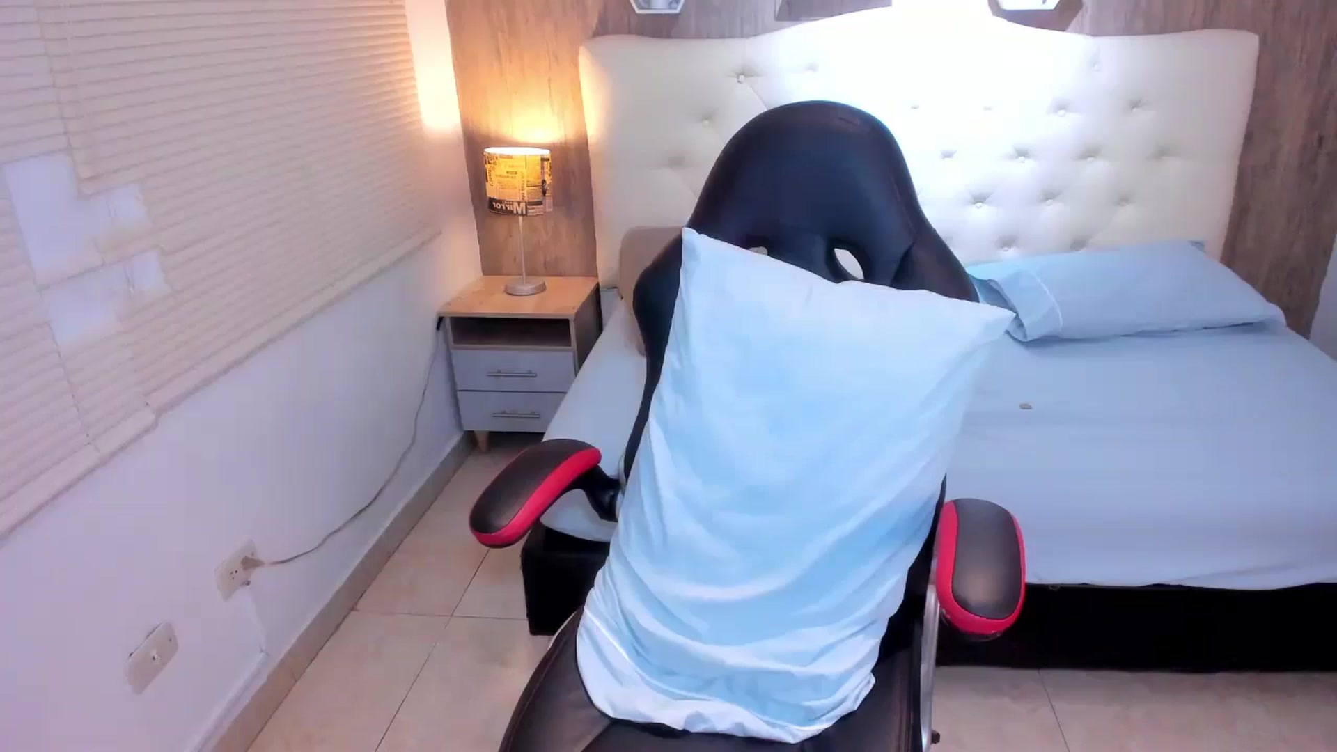 Gallery image thumbnail from Megan_Sweet's myfreecams stream on, 08/18/2025, 02:23 image 12 of 20