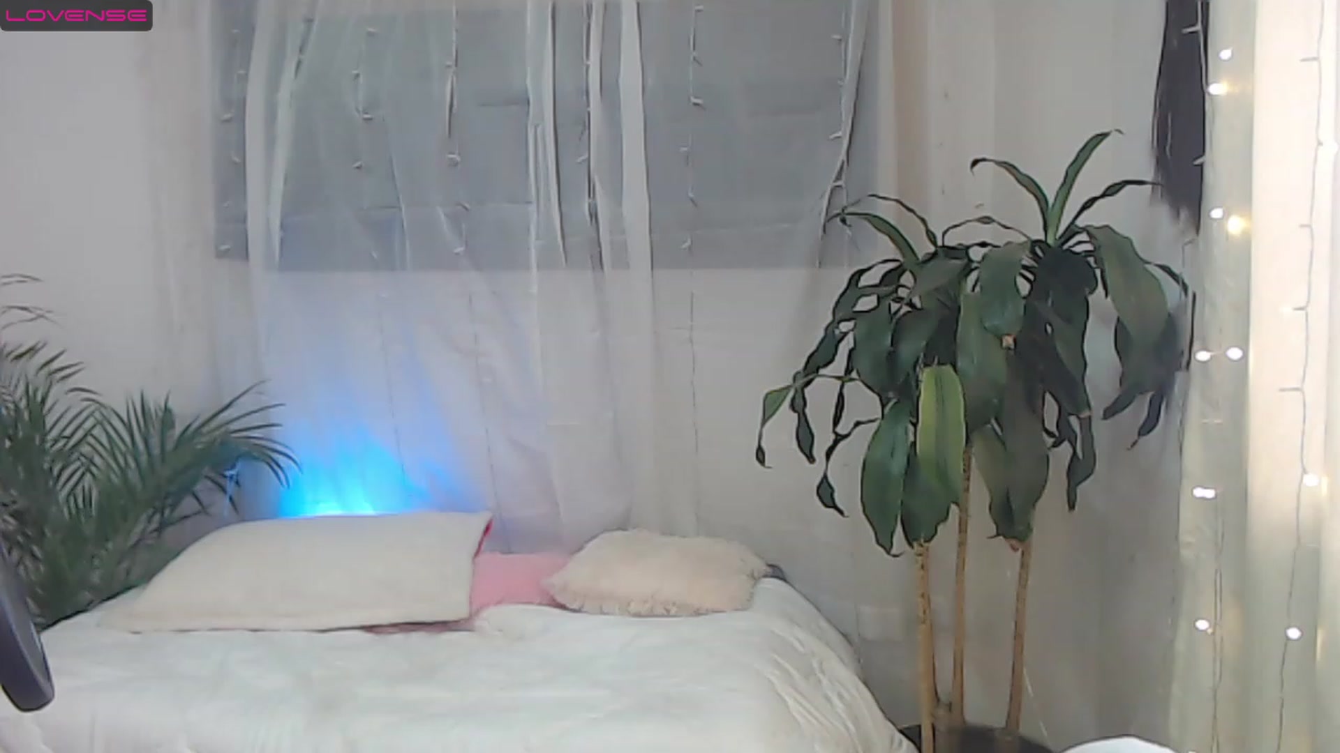 Gallery image thumbnail from Megancarvalho's myfreecams stream on, 12/22/2022, 21:39 image 5 of 20