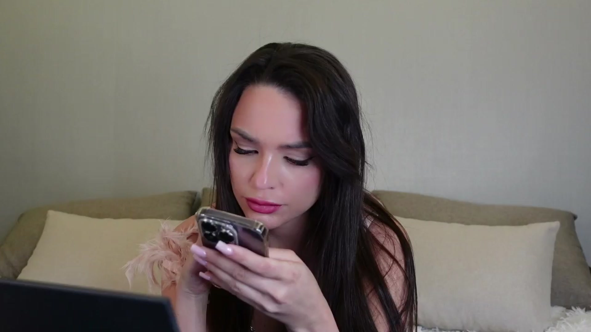 Gallery image thumbnail from Megg_Milligun's myfreecams stream on, 04/04/2024, 17:02 image 19 of 20
