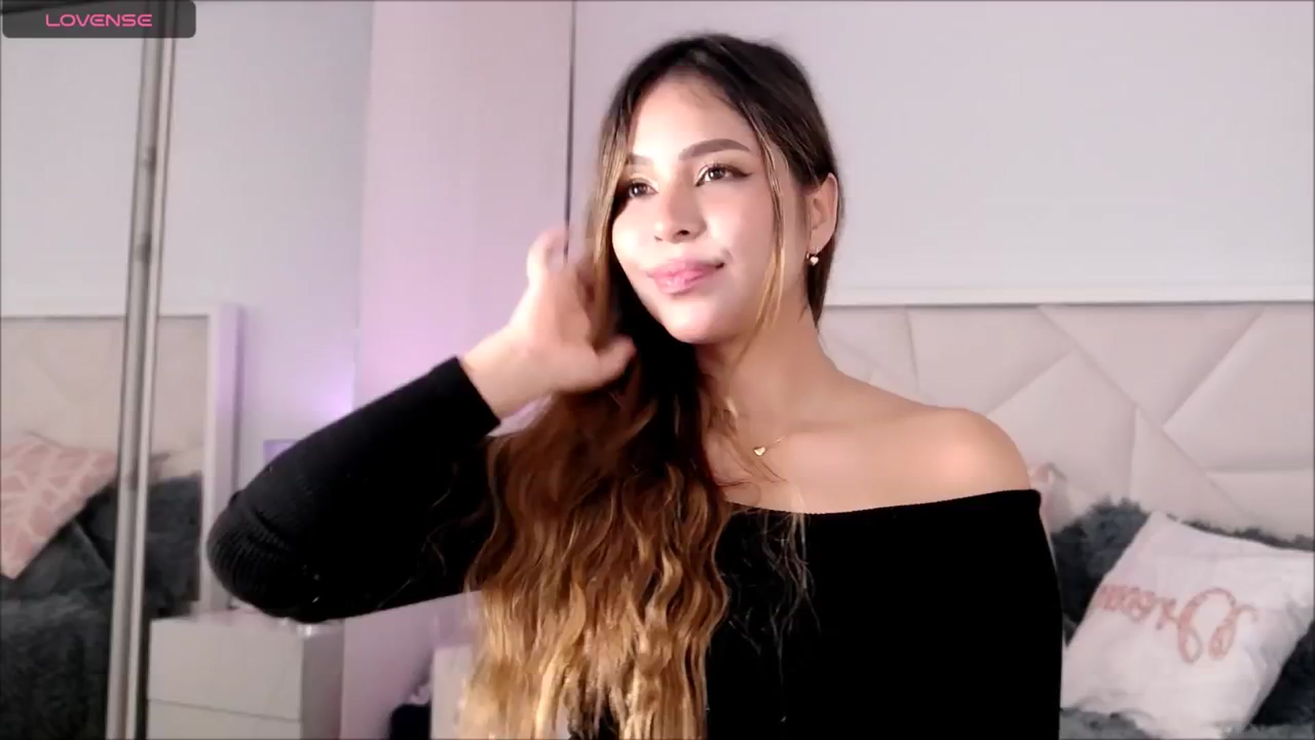 Gallery image thumbnail from Megui's myfreecams stream on, 09/09/2025, 13:07 image 4 of 20