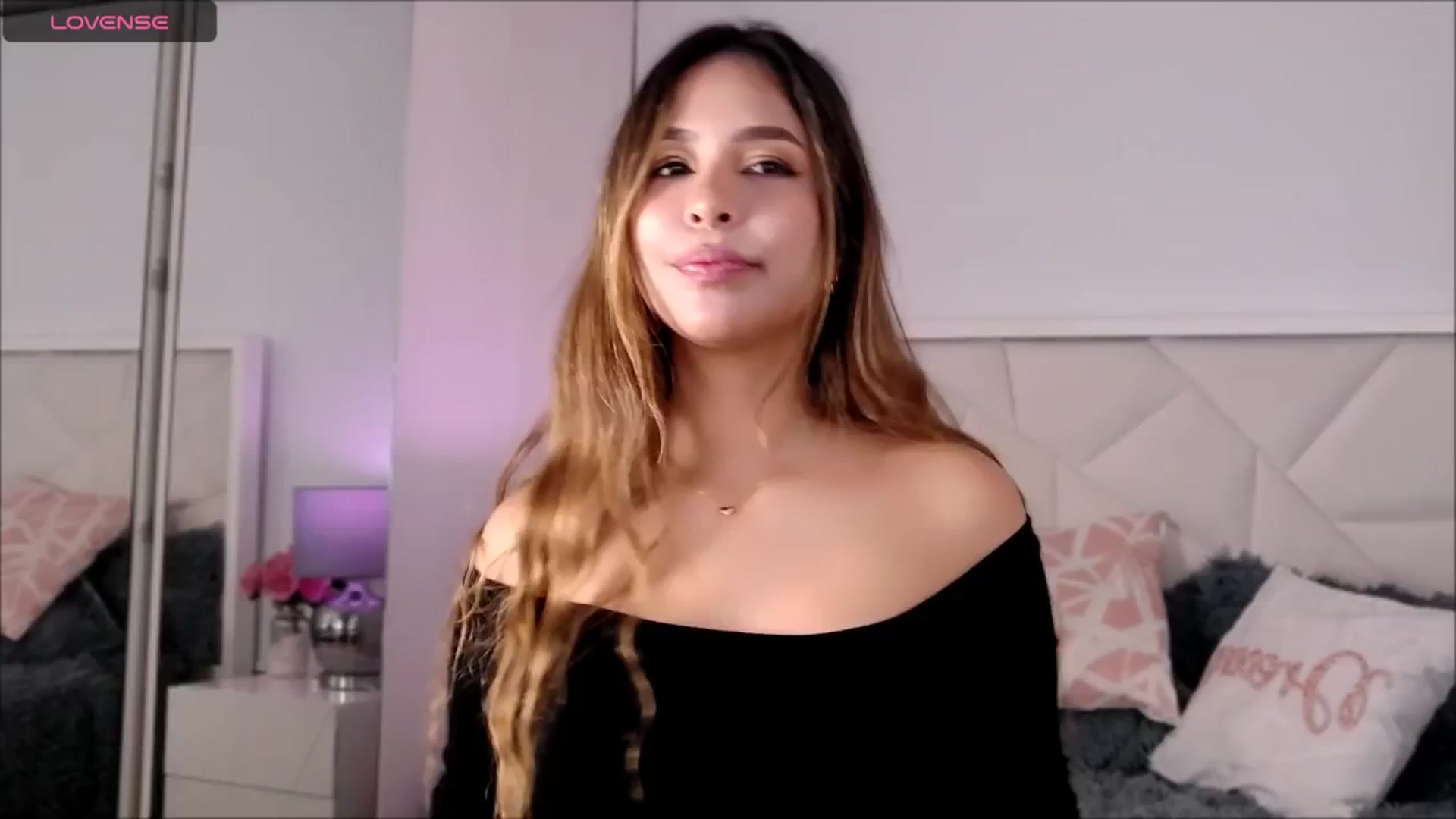 Gallery image thumbnail from Megui's myfreecams stream on, 09/09/2025, 13:07 image 3 of 20