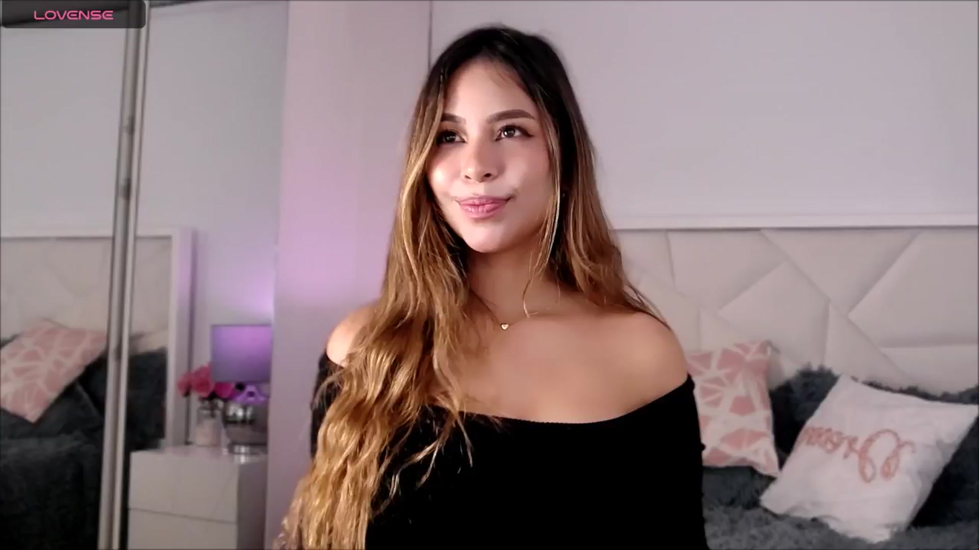 Gallery image thumbnail from Megui's myfreecams stream on, 09/09/2025, 13:07 image 5 of 20