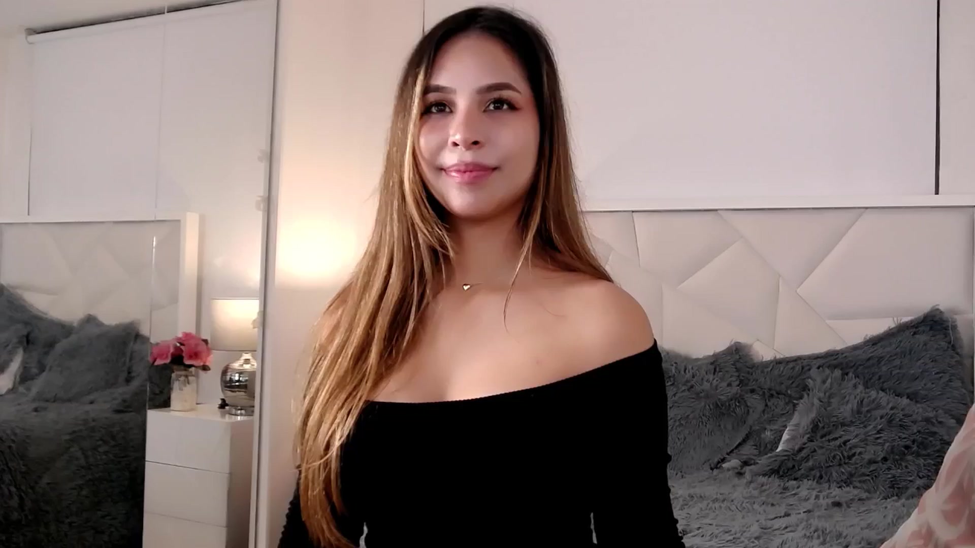 Gallery image thumbnail from Megui's myfreecams stream on, 09/12/2025, 11:36 image 9 of 20