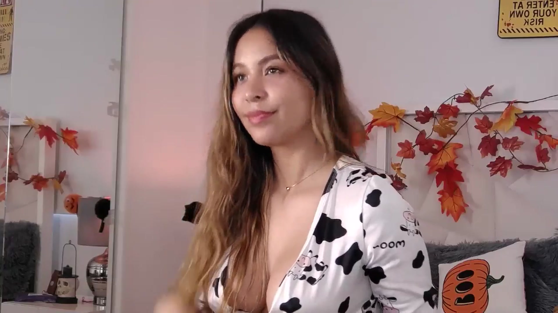 Gallery image thumbnail from Megui's myfreecams stream on, 10/08/2025, 12:18 image 8 of 20