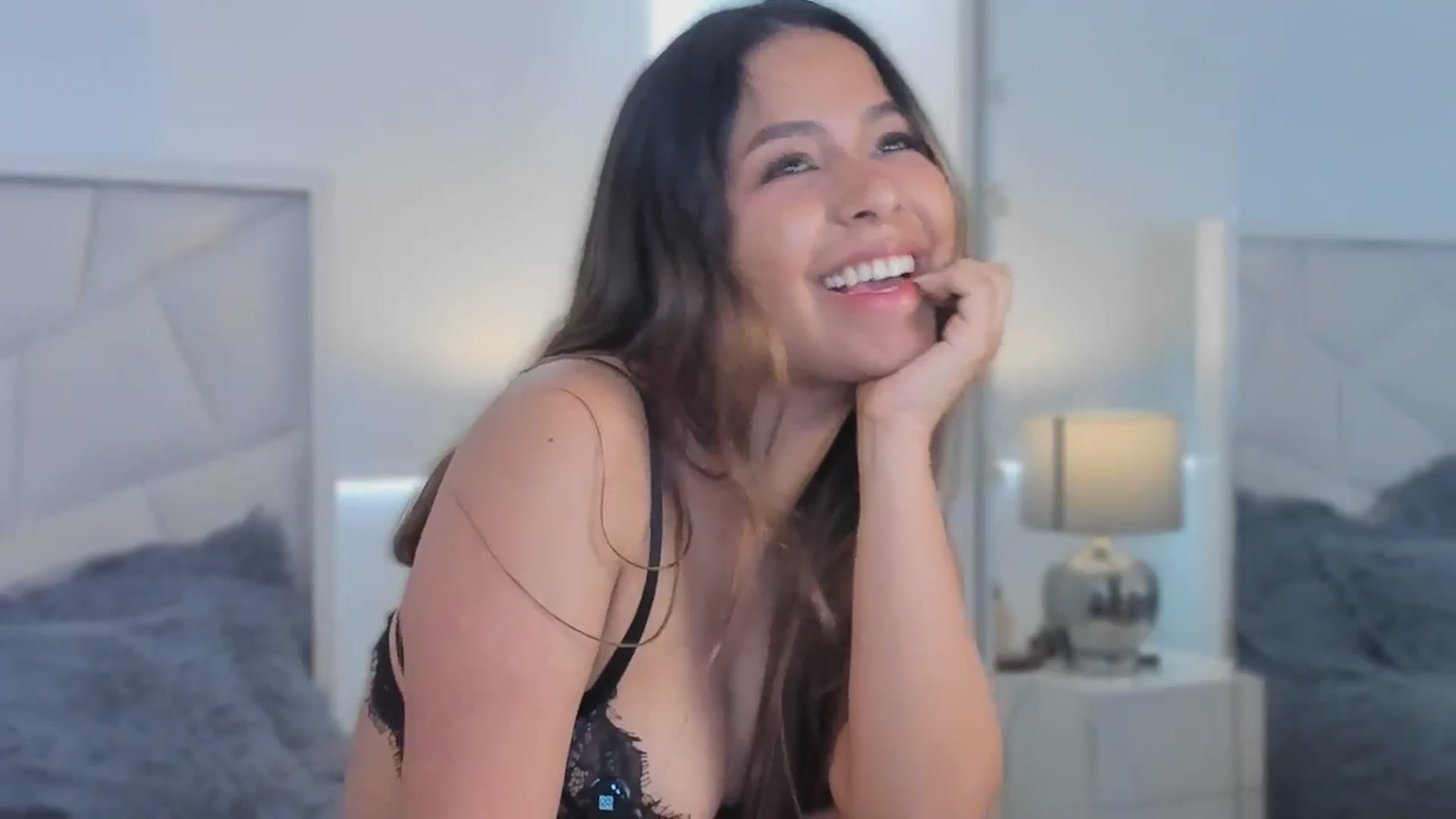Gallery image thumbnail from Megui's myfreecams stream on, 11/22/2025, 14:18 image 10 of 20