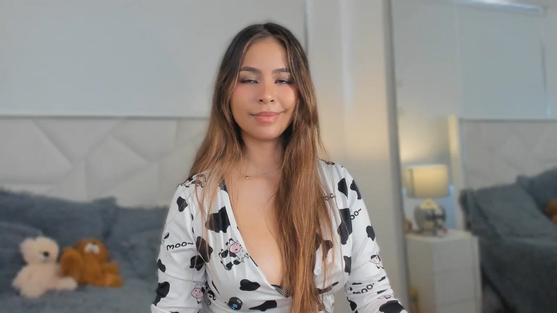 Gallery image thumbnail from Megui's myfreecams stream on, 12/15/2025, 12:28 image 6 of 20