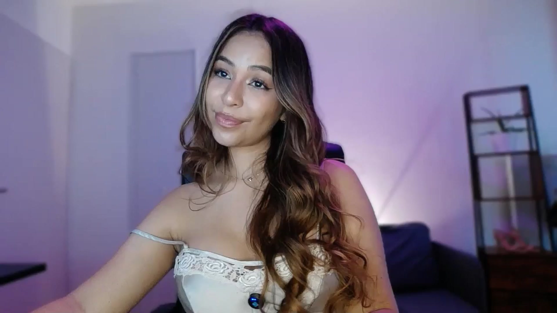 Gallery image thumbnail from Megui's myfreecams stream on, 01/08/2026, 13:43 image 18 of 20