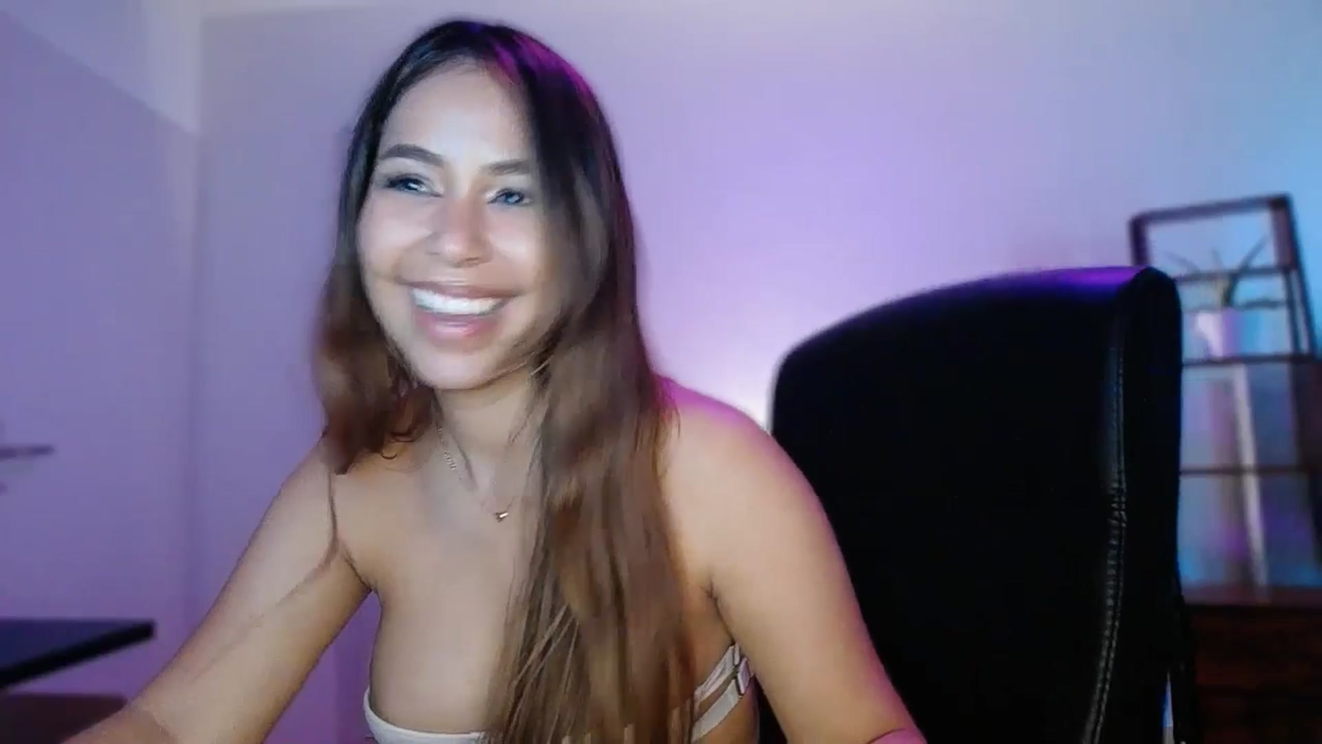 Gallery image thumbnail from Megui's myfreecams stream on, 01/15/2026, 15:17 image 2 of 20