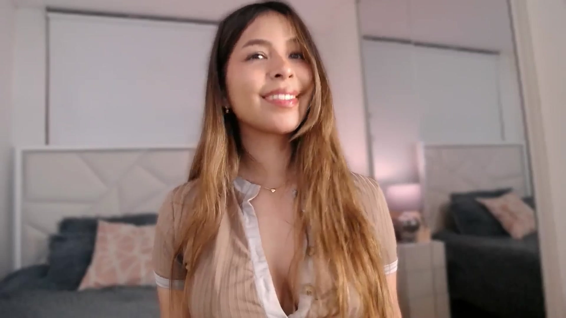 Gallery image thumbnail from Megui's myfreecams stream on, 03/10/2026, 09:27 image 6 of 20