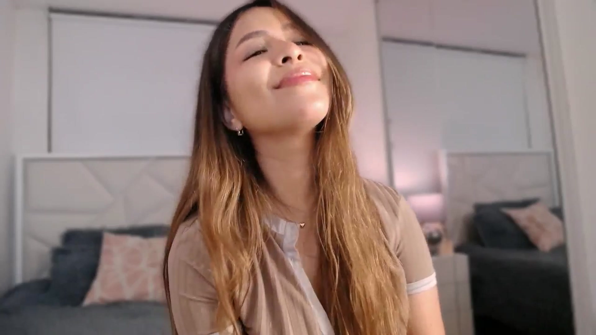 Gallery image thumbnail from Megui's myfreecams stream on, 03/10/2026, 09:27 image 7 of 20