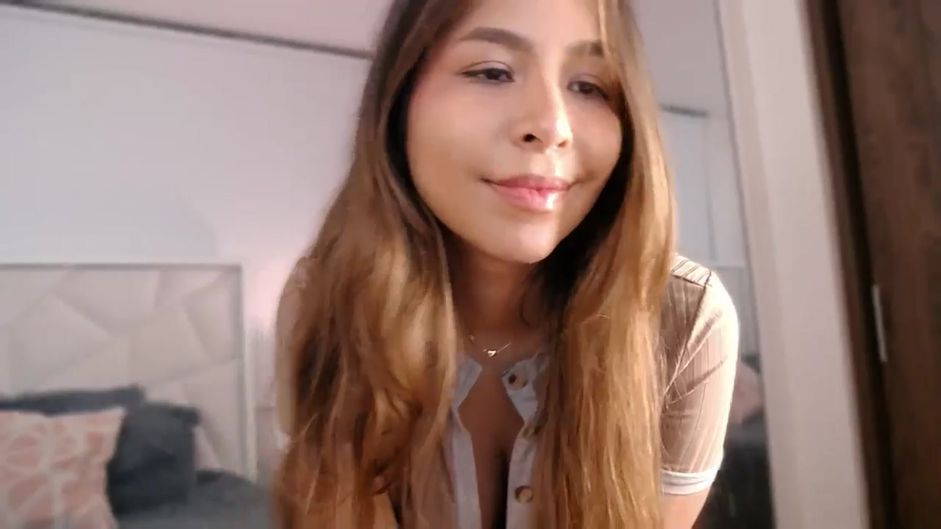 Gallery image thumbnail from Megui's myfreecams stream on, 03/10/2026, 10:11 image 14 of 20