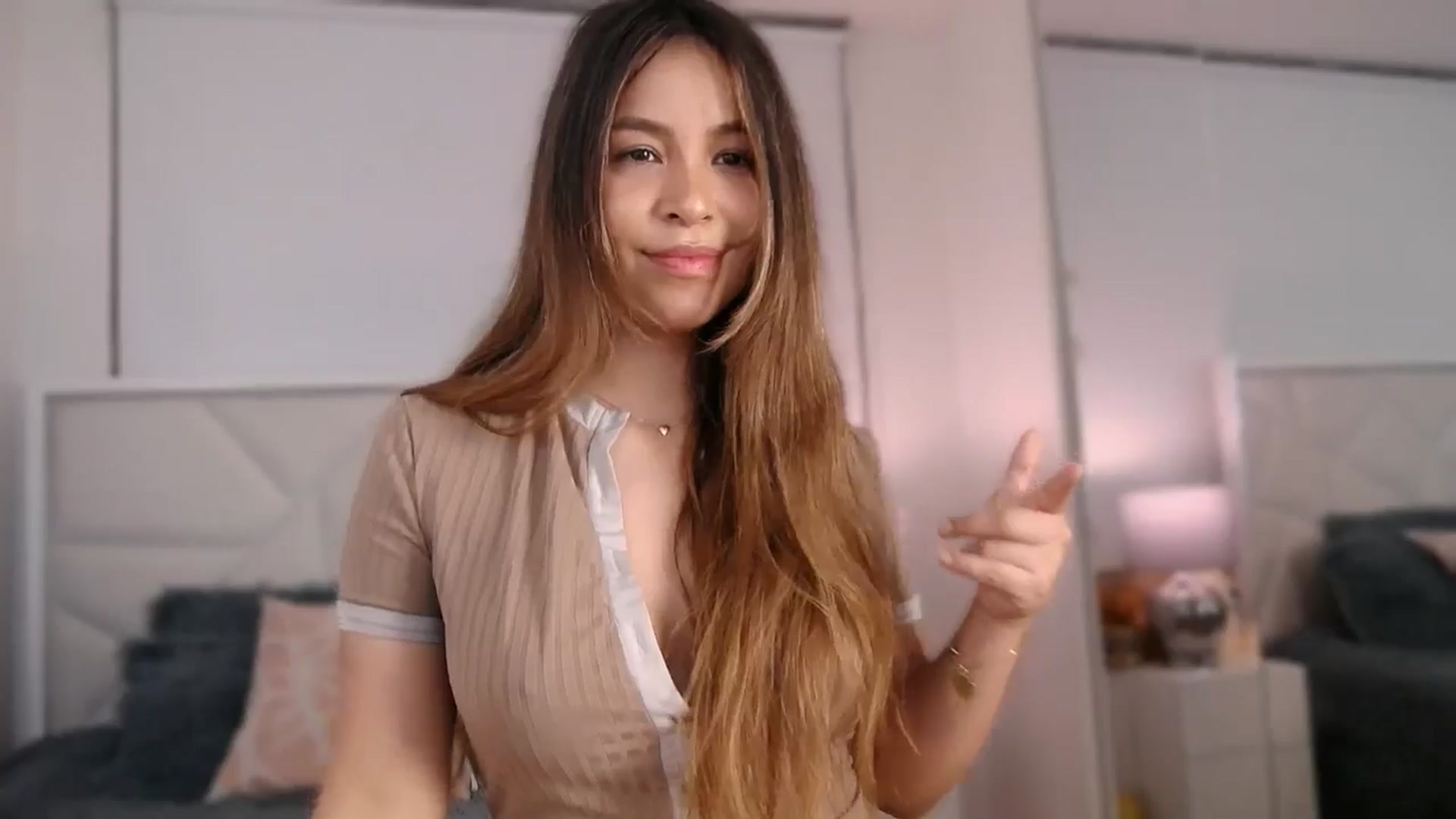 Gallery image thumbnail from Megui's myfreecams stream on, 03/10/2026, 10:55 image 19 of 20
