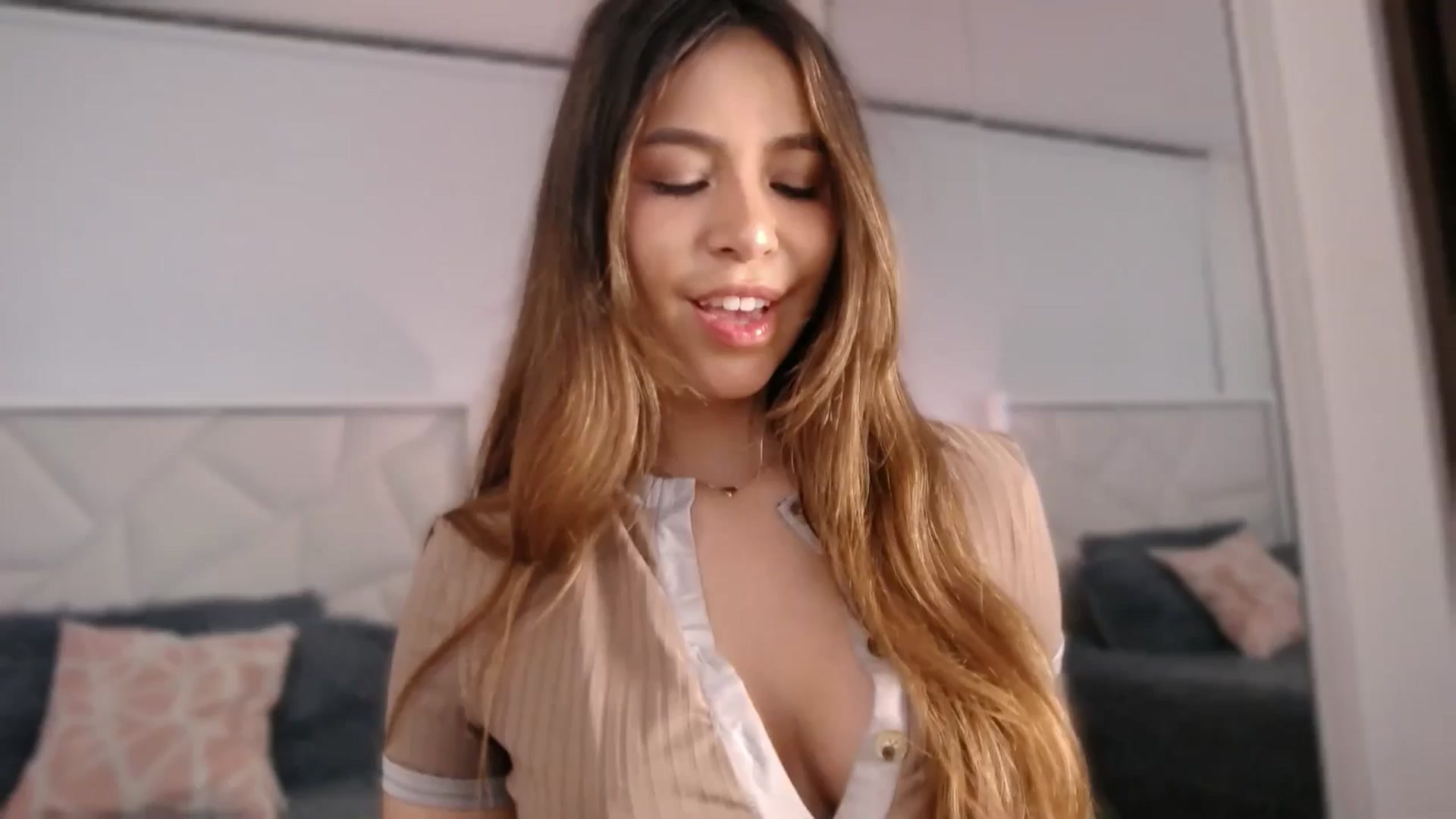 Gallery image thumbnail from Megui's myfreecams stream on, 03/10/2026, 10:55 image 4 of 20