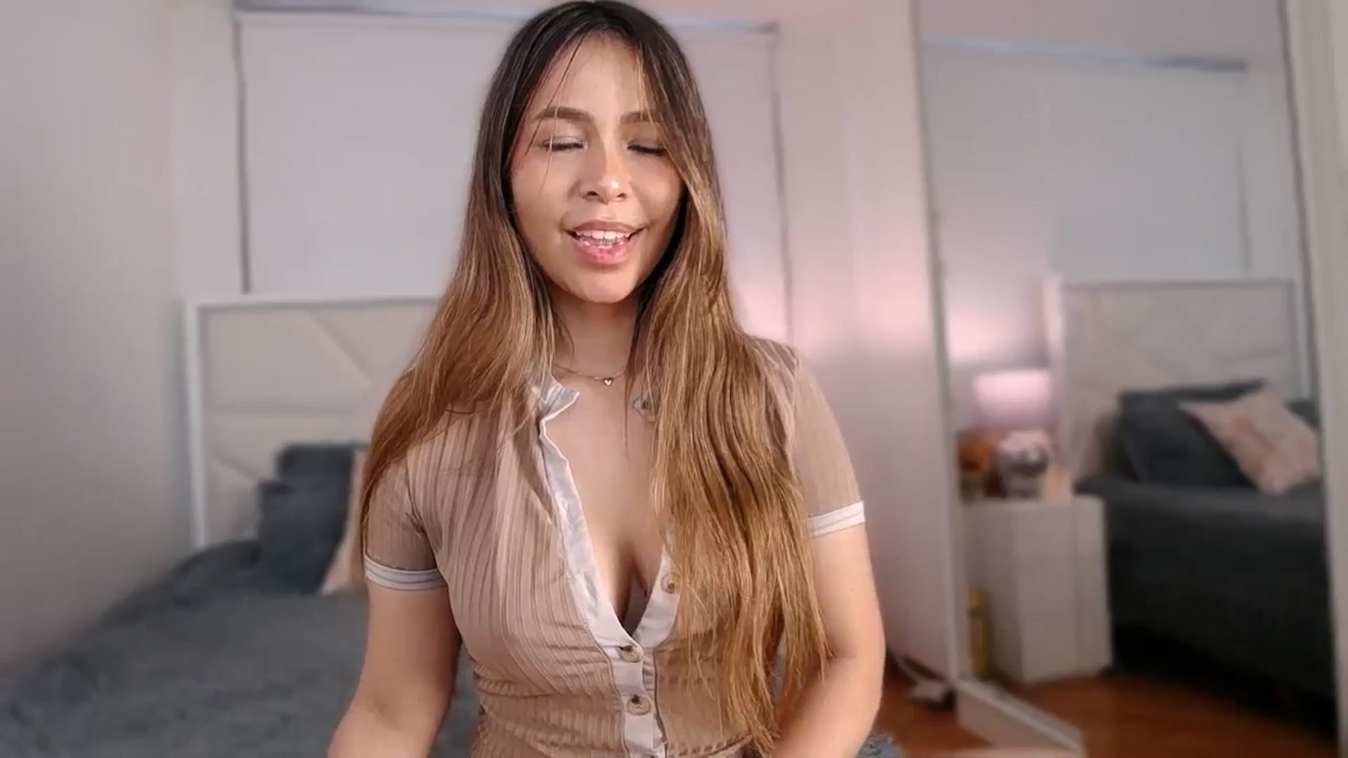 Gallery image thumbnail from Megui's myfreecams stream on, 03/10/2026, 11:39 image 19 of 20