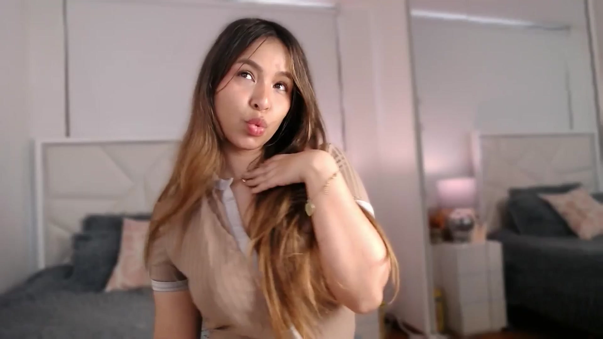 Gallery image thumbnail from Megui's myfreecams stream on, 03/10/2026, 13:29 image 12 of 20