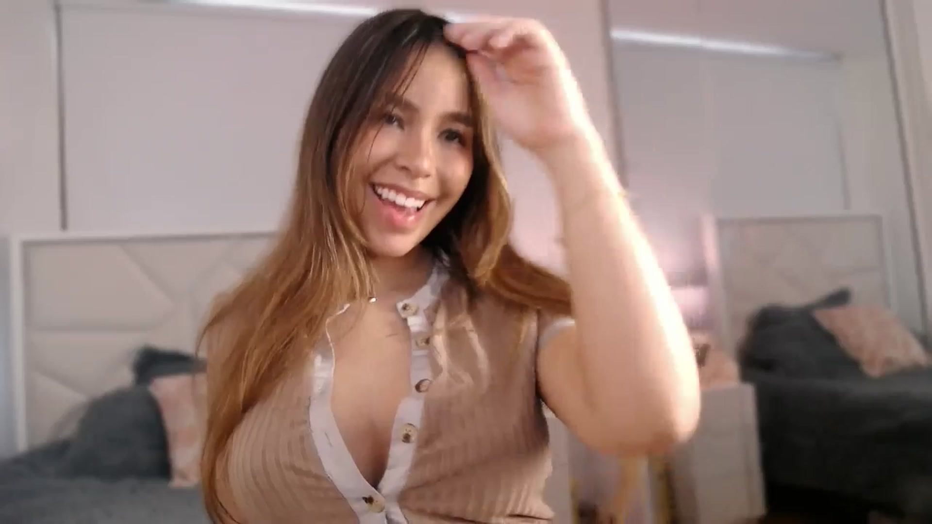 Gallery image thumbnail from Megui's myfreecams stream on, 03/18/2026, 12:32 image 19 of 20