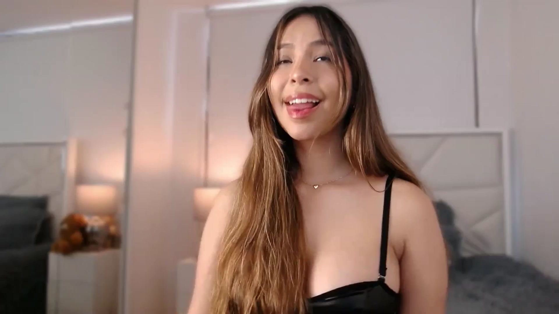 Gallery image thumbnail from Megui's myfreecams stream on, 03/19/2026, 12:23 image 18 of 20