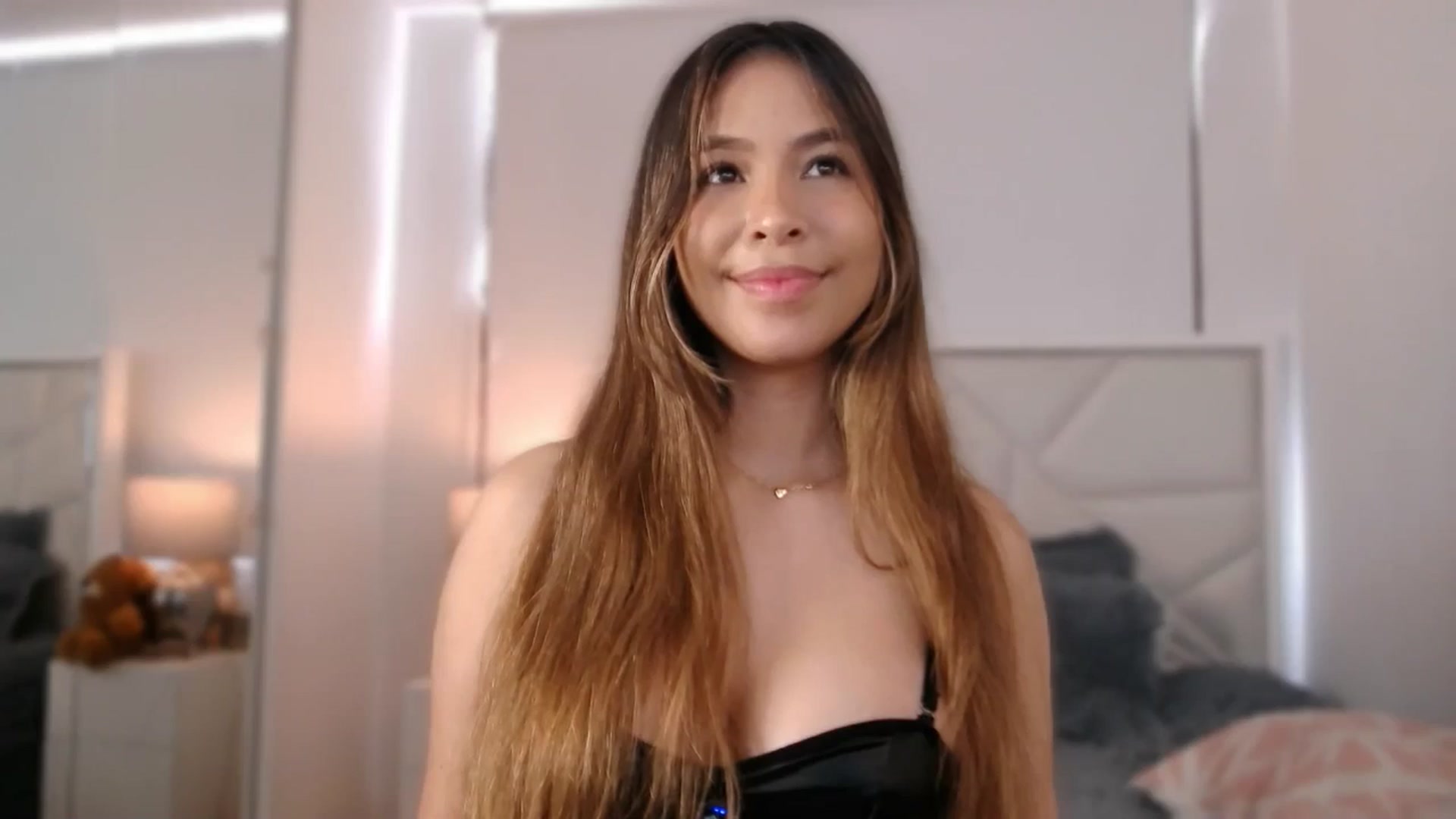 Gallery image thumbnail from Megui's myfreecams stream on, 03/19/2026, 14:48 image 14 of 20