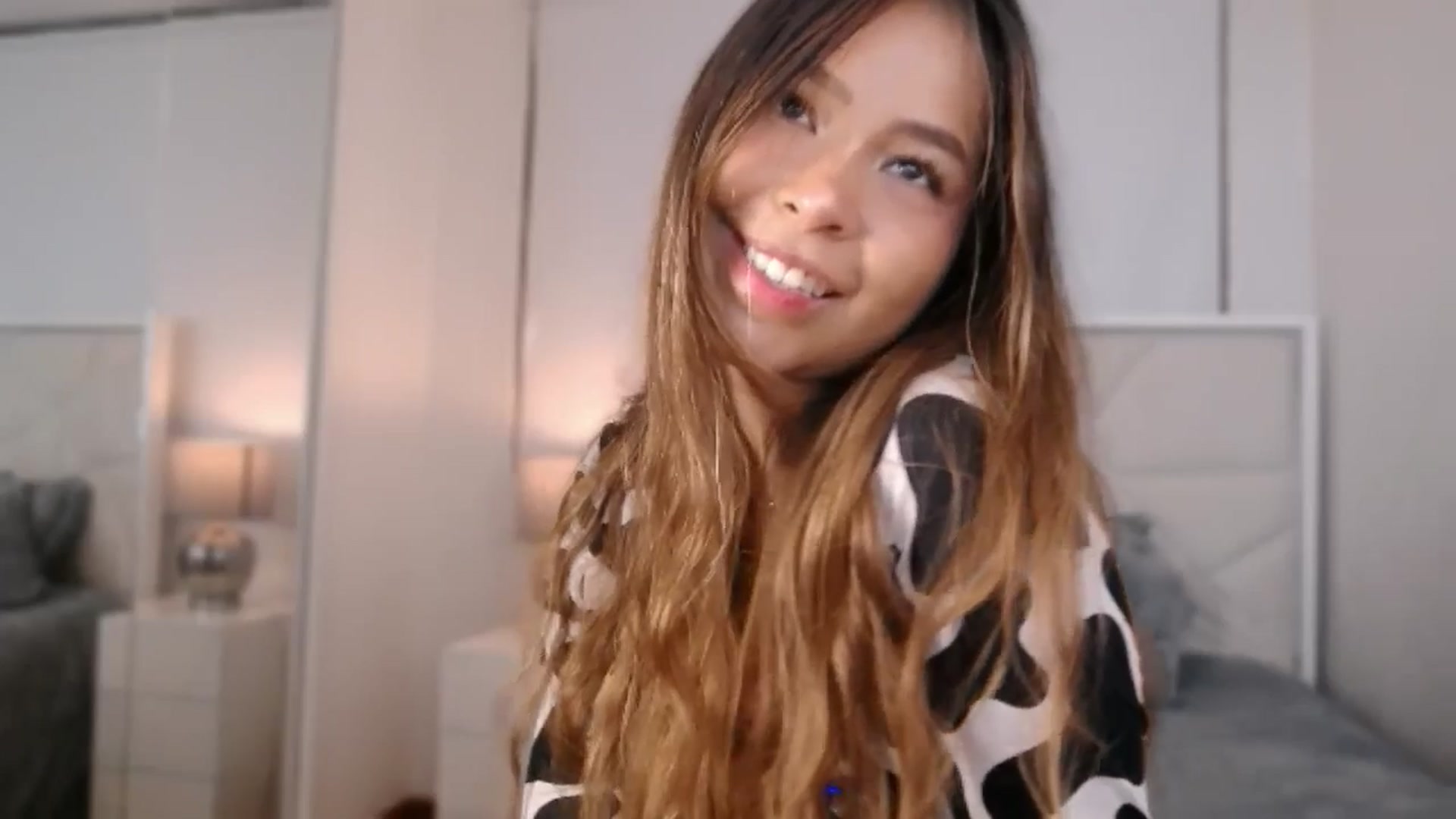 Gallery image thumbnail from Megui's myfreecams stream on, 03/27/2026, 10:38 image 17 of 20