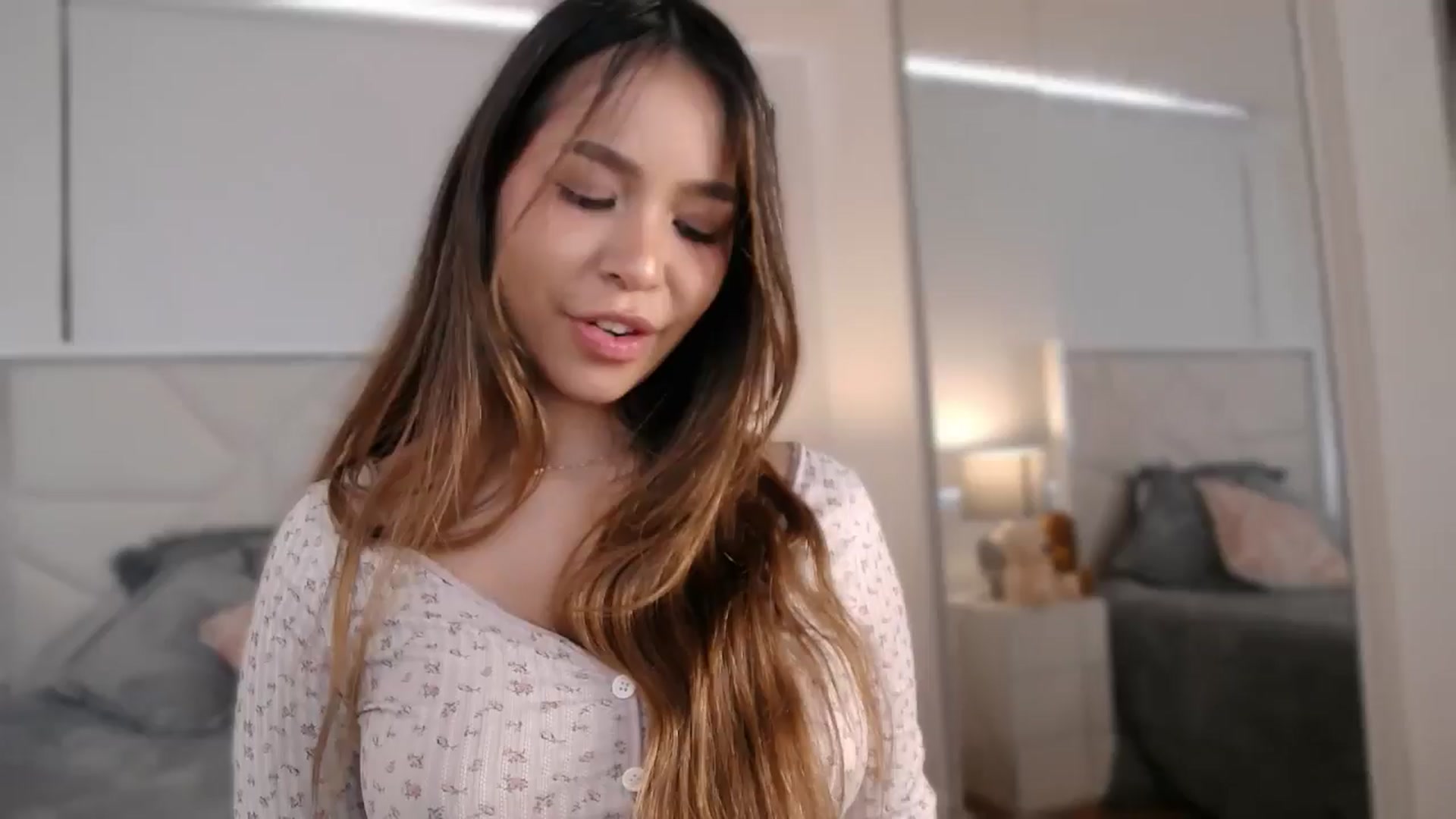 Gallery image thumbnail from Megui's myfreecams stream on, 04/05/2026, 14:25 image 10 of 20
