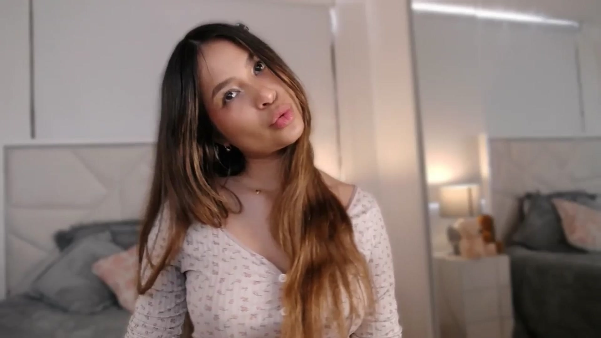 Gallery image thumbnail from Megui's myfreecams stream on, 04/05/2026, 14:25 image 4 of 20