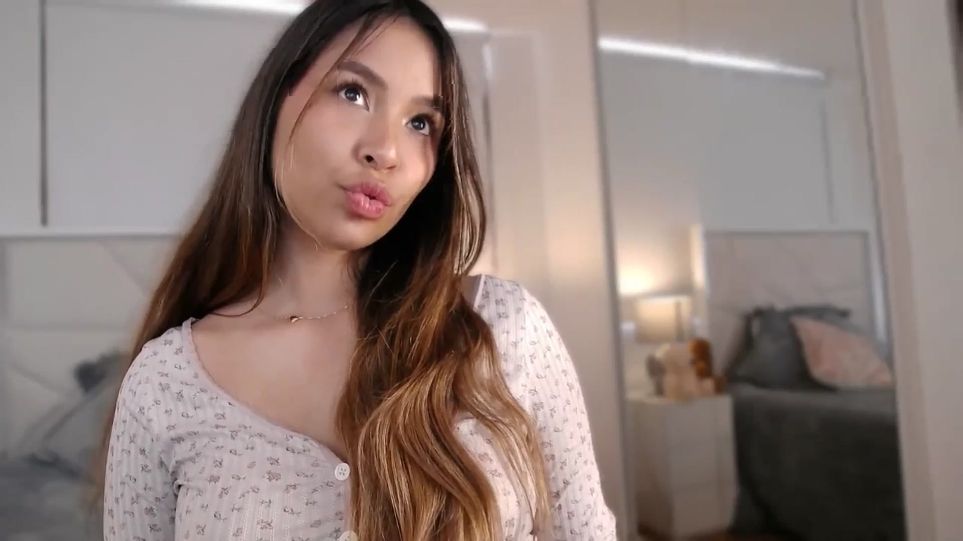 Gallery image thumbnail from Megui's myfreecams stream on, 04/05/2026, 14:25 image 12 of 20