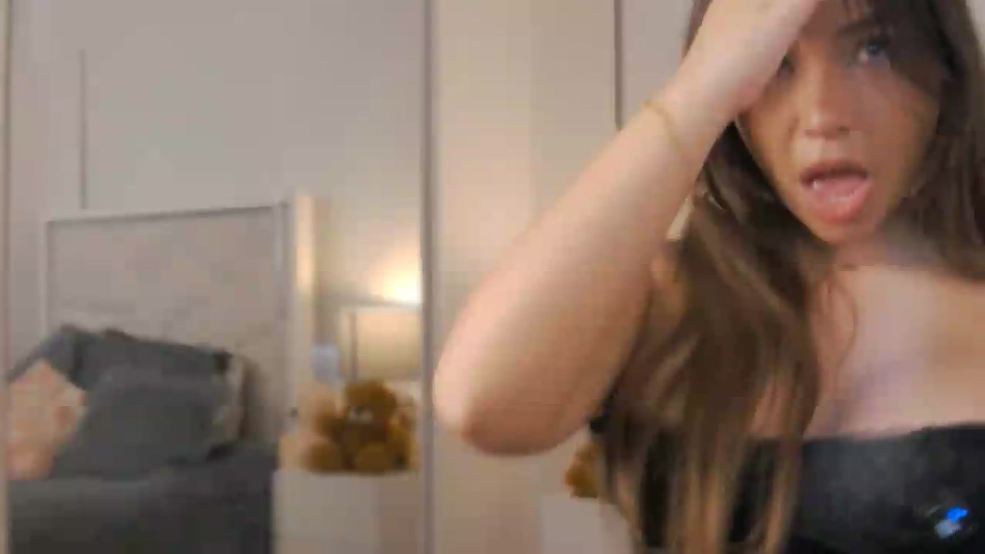 Gallery image thumbnail from Megui's myfreecams stream on, 04/27/2026, 12:36 image 10 of 20