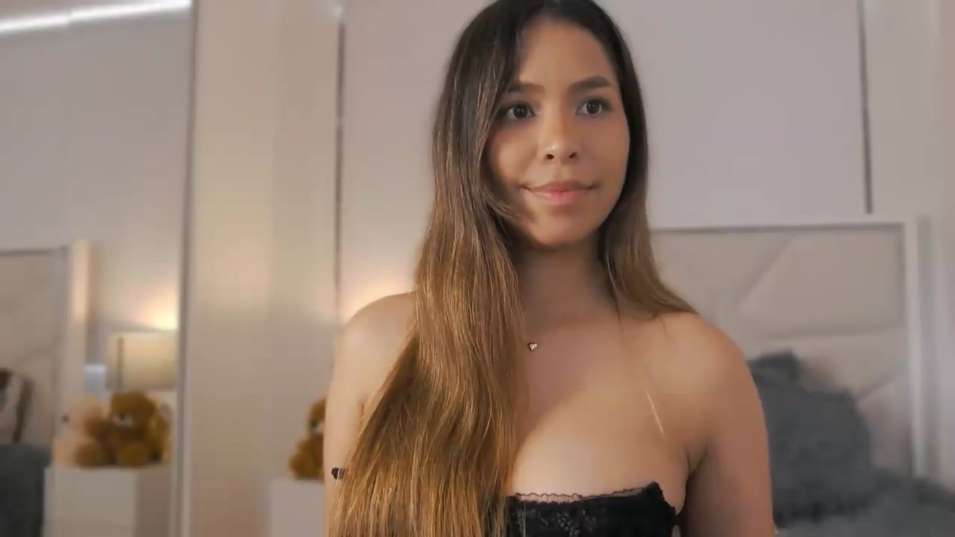 Gallery image thumbnail from Megui's myfreecams stream on, 04/27/2026, 16:53 image 9 of 20