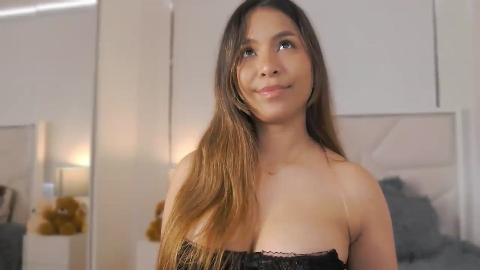 Gallery image thumbnail from Megui's myfreecams stream on, 04/27/2026, 16:53 image 13 of 20