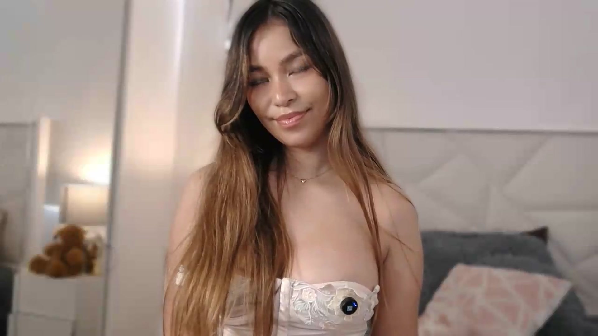 Gallery image thumbnail from Megui's myfreecams stream on, 04/30/2026, 13:02 image 17 of 20