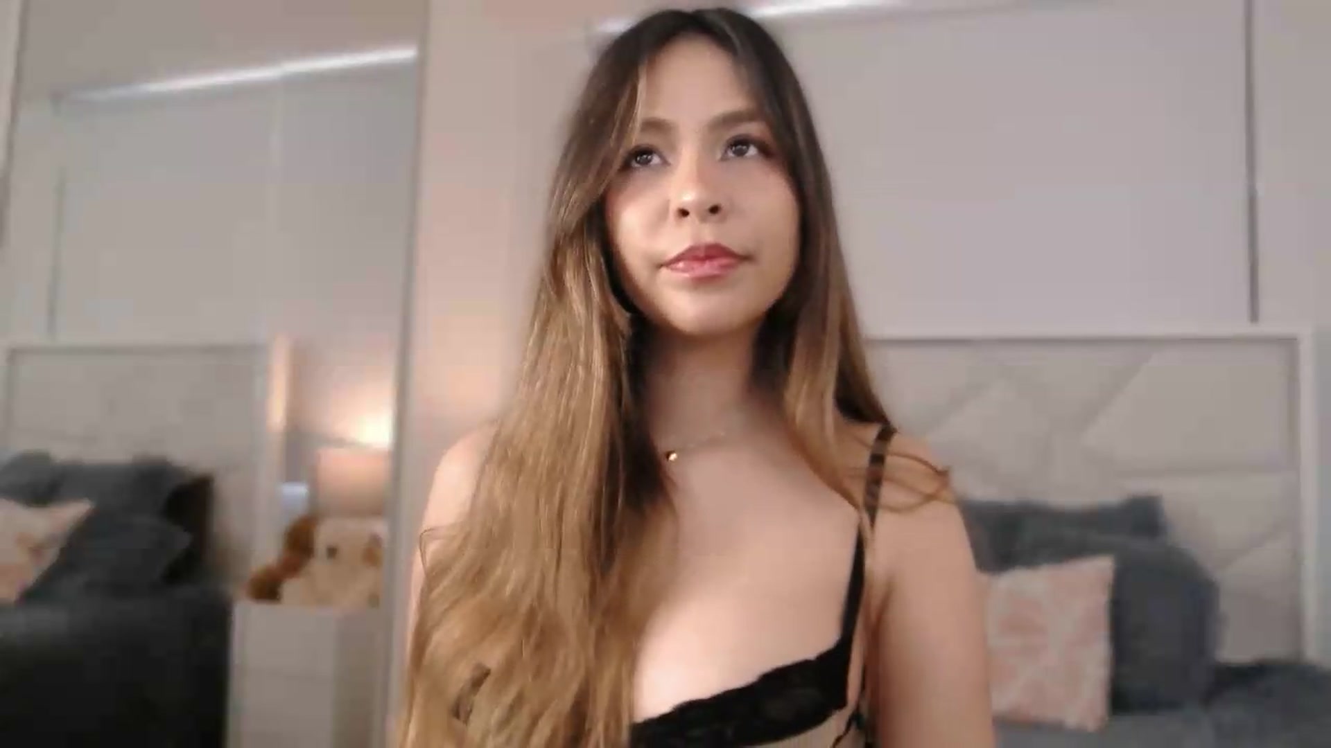 Gallery image thumbnail from Megui's myfreecams stream on, 05/04/2026, 11:27 image 17 of 20