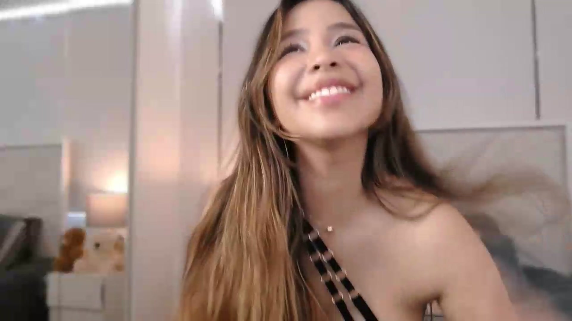 Gallery image thumbnail from Megui's myfreecams stream on, 05/08/2026, 12:53 image 11 of 20