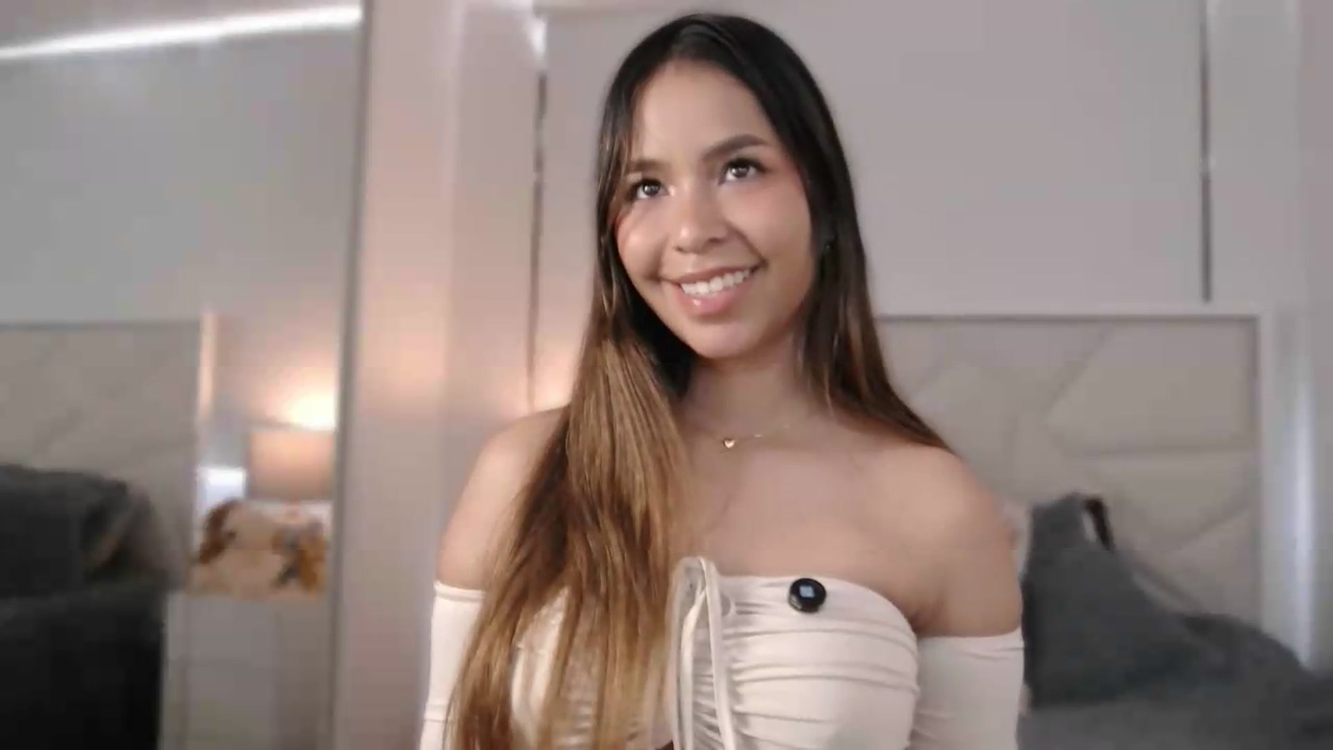 Gallery image thumbnail from Megui's myfreecams stream on, 05/14/2026, 14:16 image 17 of 20