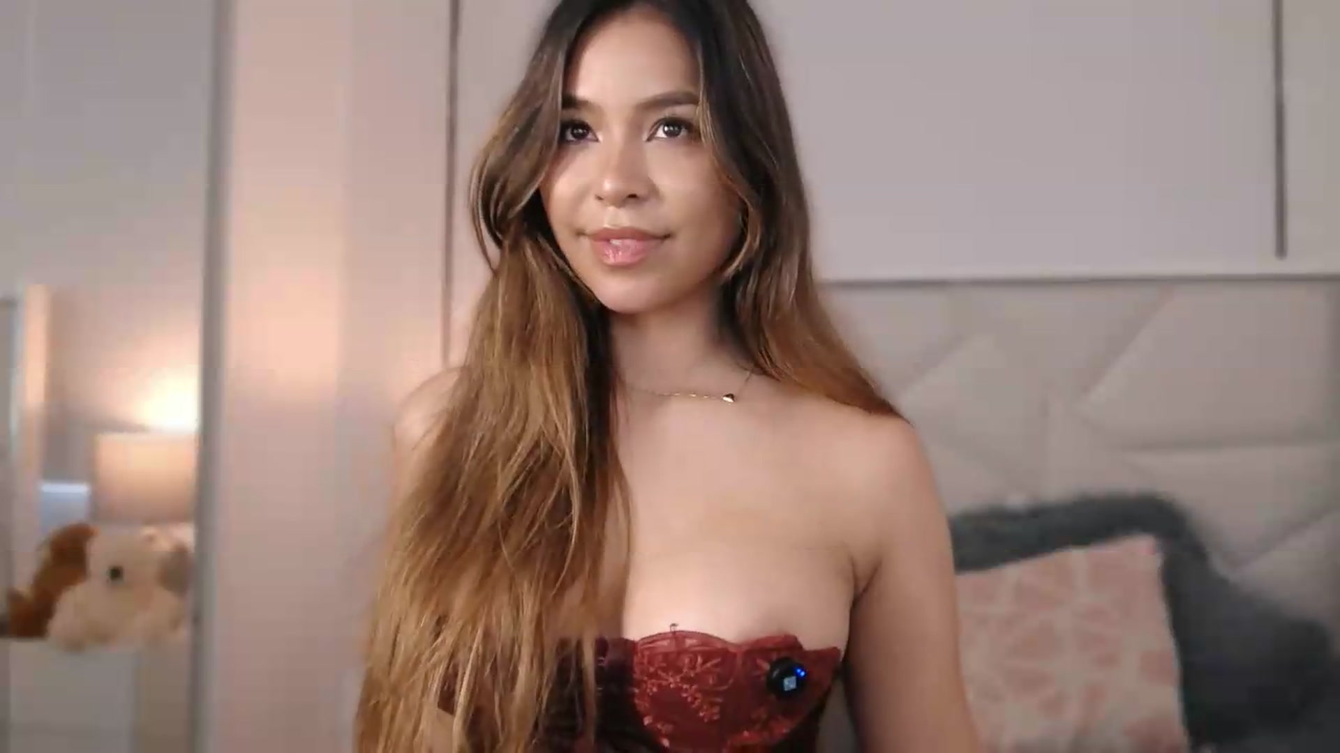 Gallery image thumbnail from Megui's myfreecams stream on, 05/18/2026, 13:22 image 14 of 20