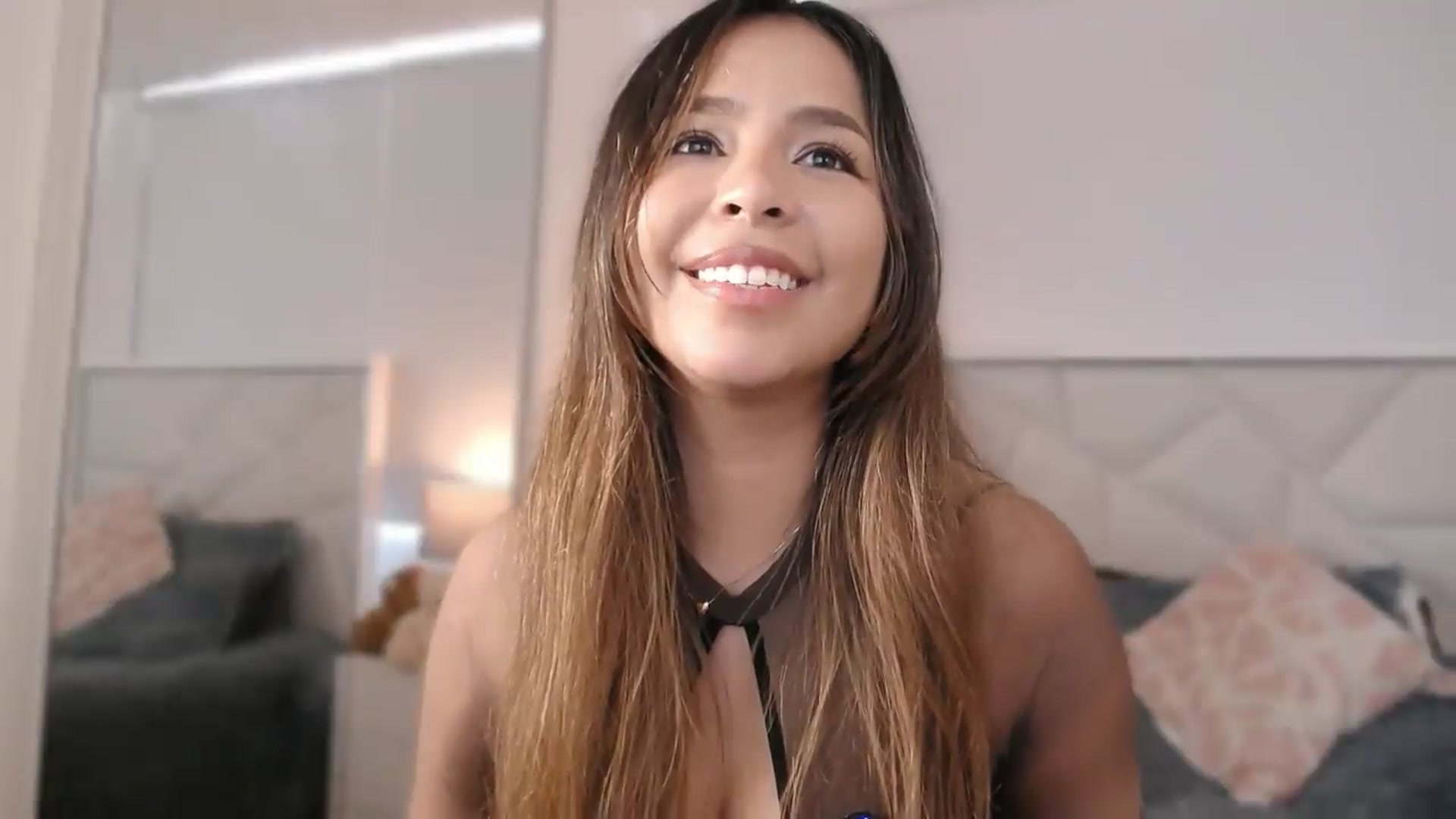 Gallery image thumbnail from Megui's myfreecams stream on, 05/19/2026, 16:25 image 5 of 20