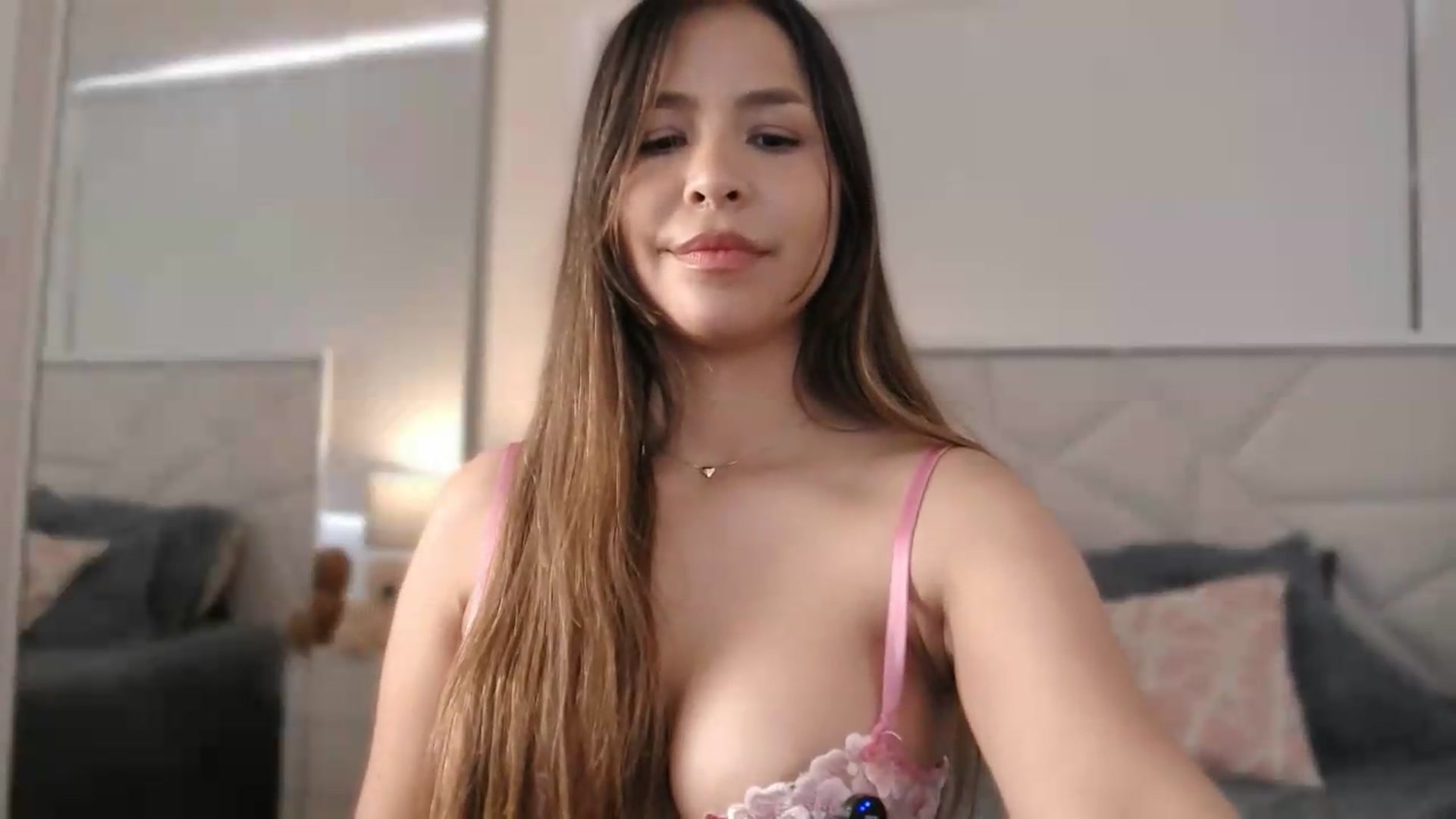 Gallery image thumbnail from Megui's myfreecams stream on, 05/21/2026, 15:49 image 15 of 20