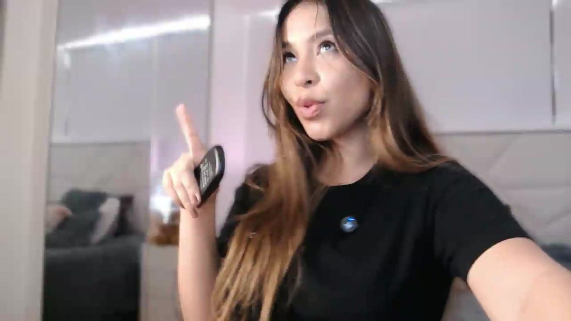 Gallery image thumbnail from Megui's myfreecams stream on, 05/26/2026, 13:54 image 13 of 20