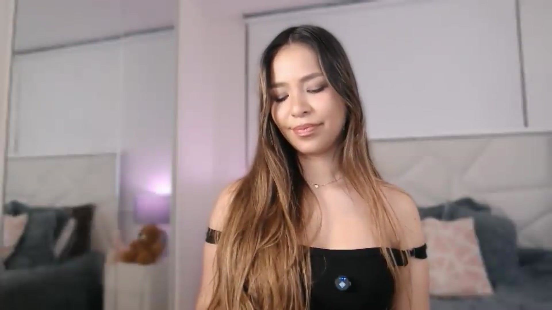 Gallery image thumbnail from Megui's myfreecams stream on, 05/27/2026, 10:53 image 16 of 20