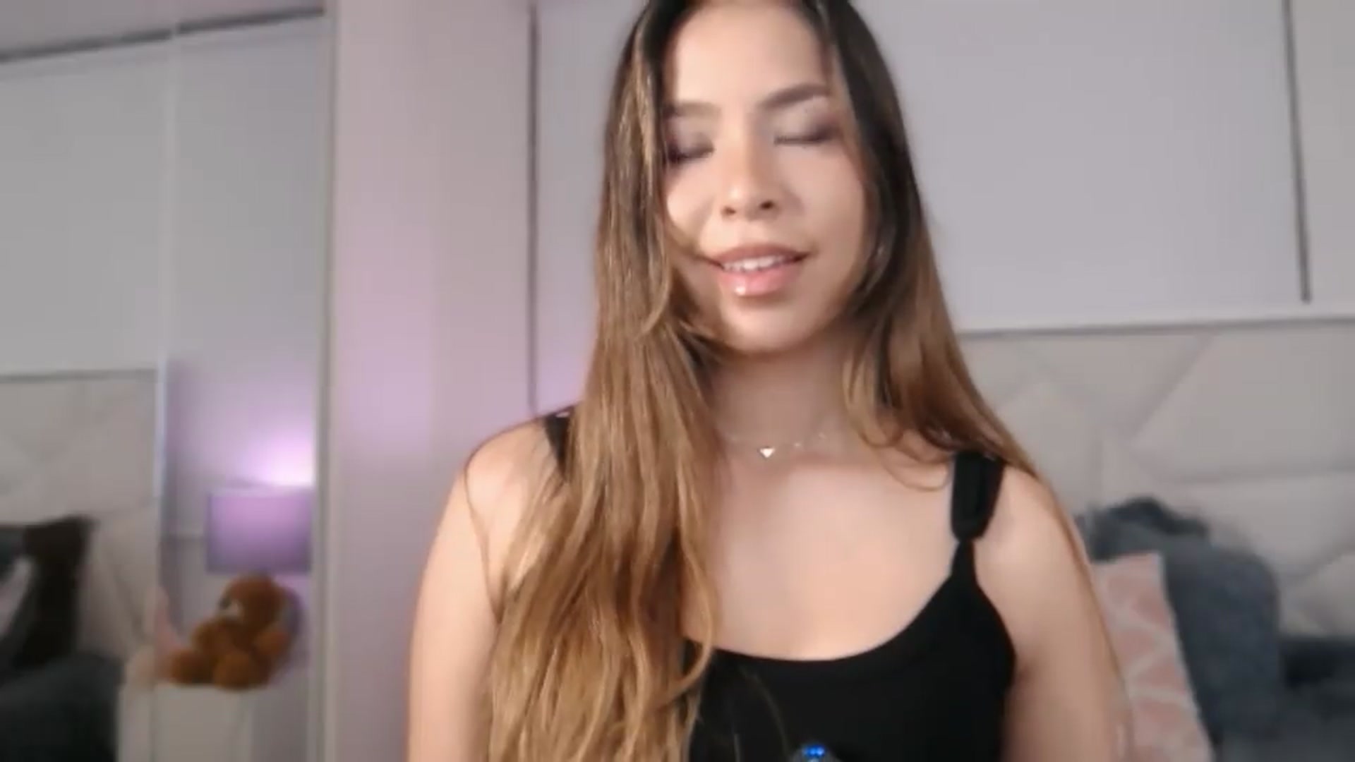 Gallery image thumbnail from Megui's myfreecams stream on, 05/27/2026, 10:53 image 6 of 20