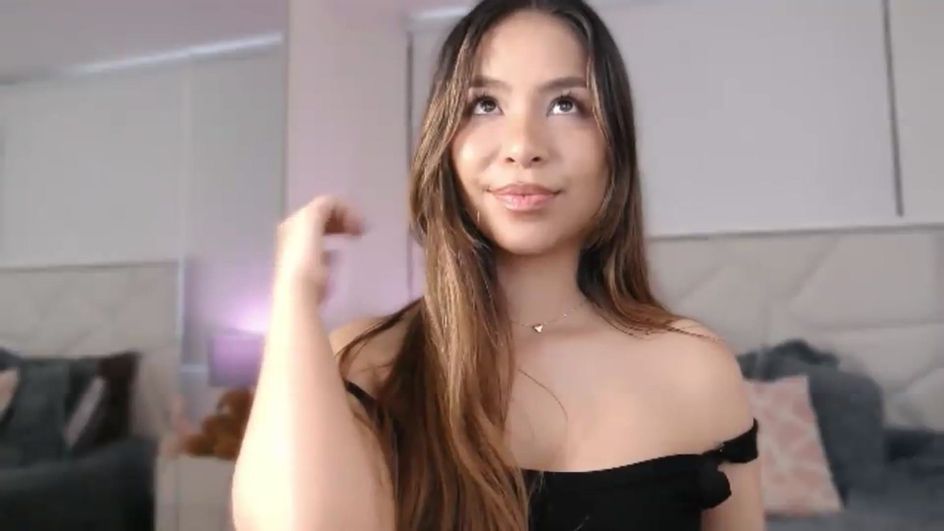 Gallery image thumbnail from Megui's myfreecams stream on, 05/27/2026, 11:41 image 12 of 20