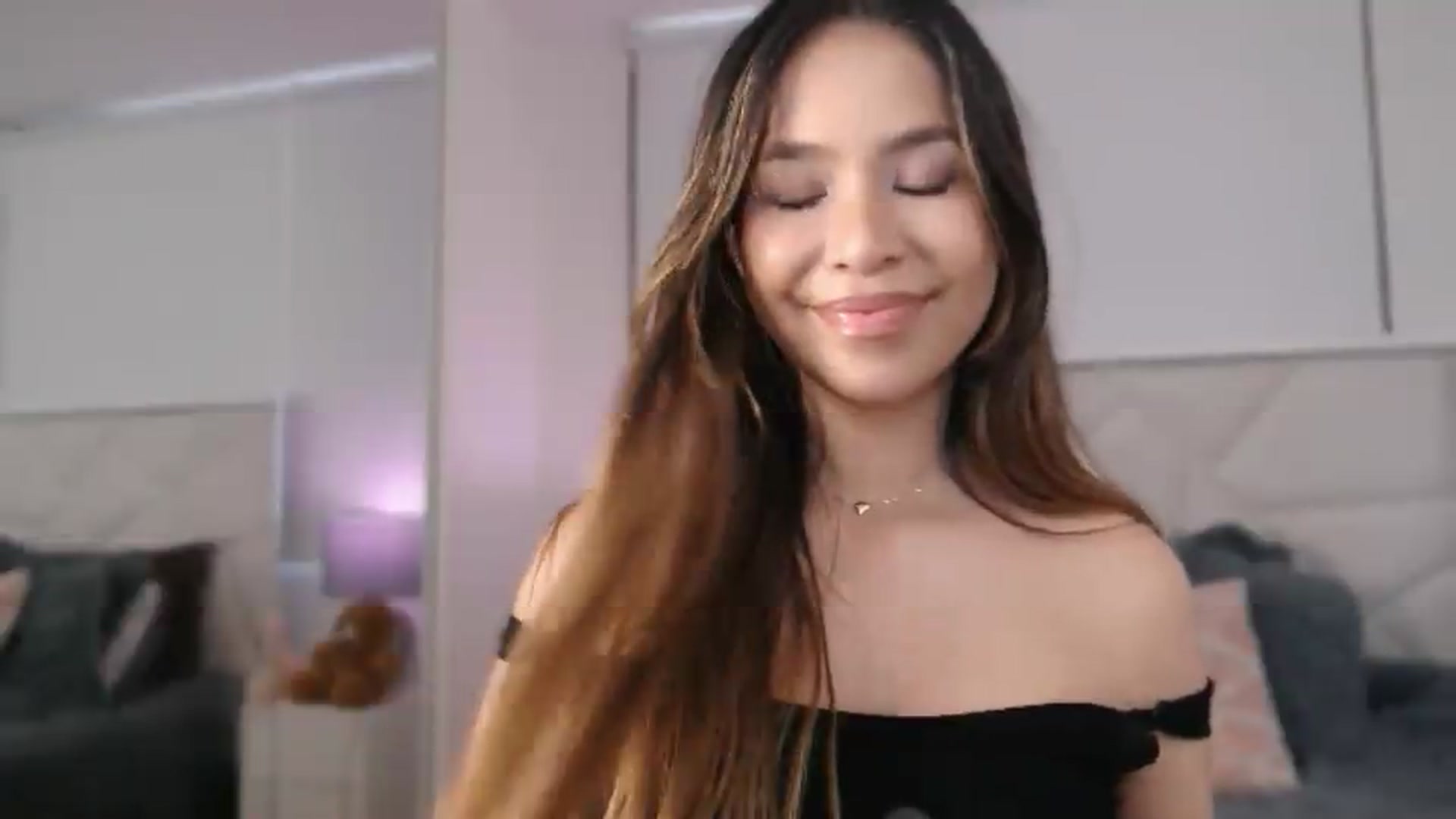Gallery image thumbnail from Megui's myfreecams stream on, 05/27/2026, 11:41 image 13 of 20