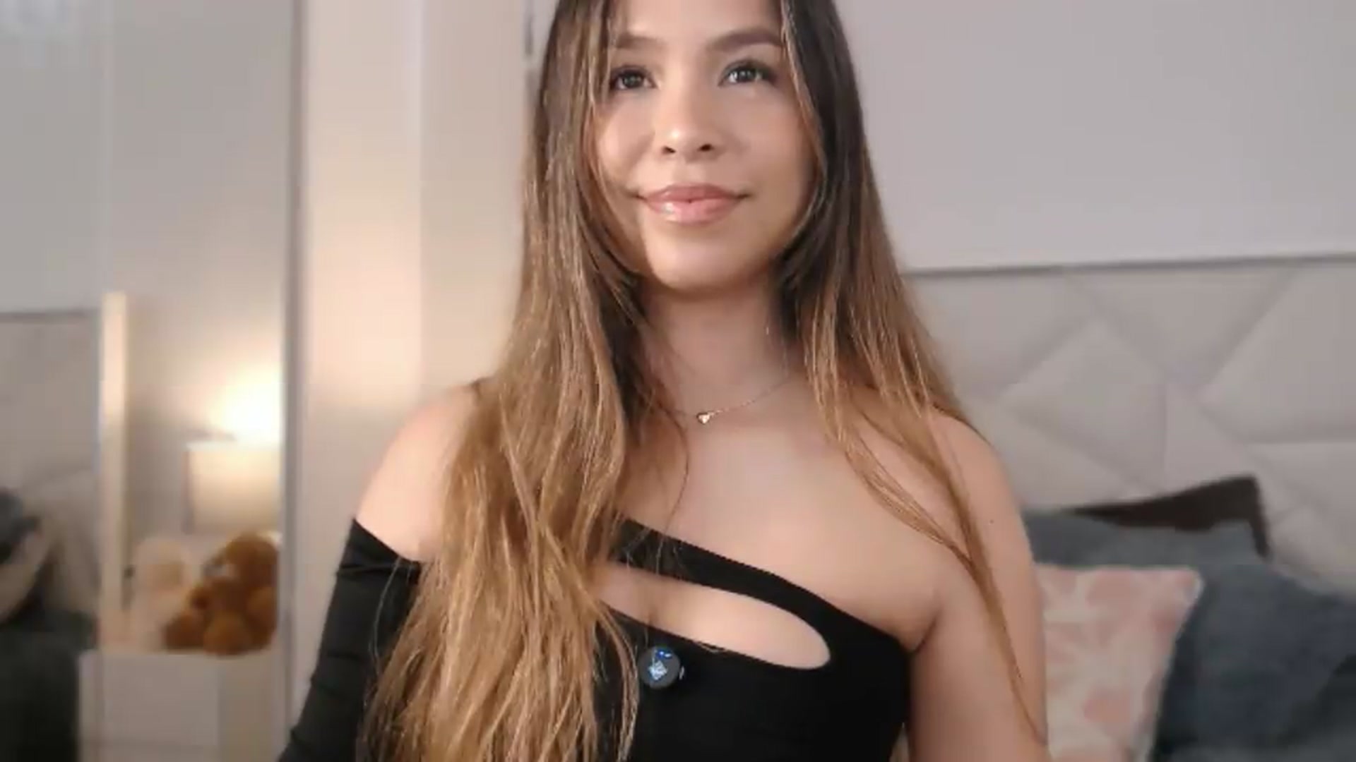 Gallery image thumbnail from Megui's myfreecams stream on, 06/02/2026, 12:43 image 17 of 20