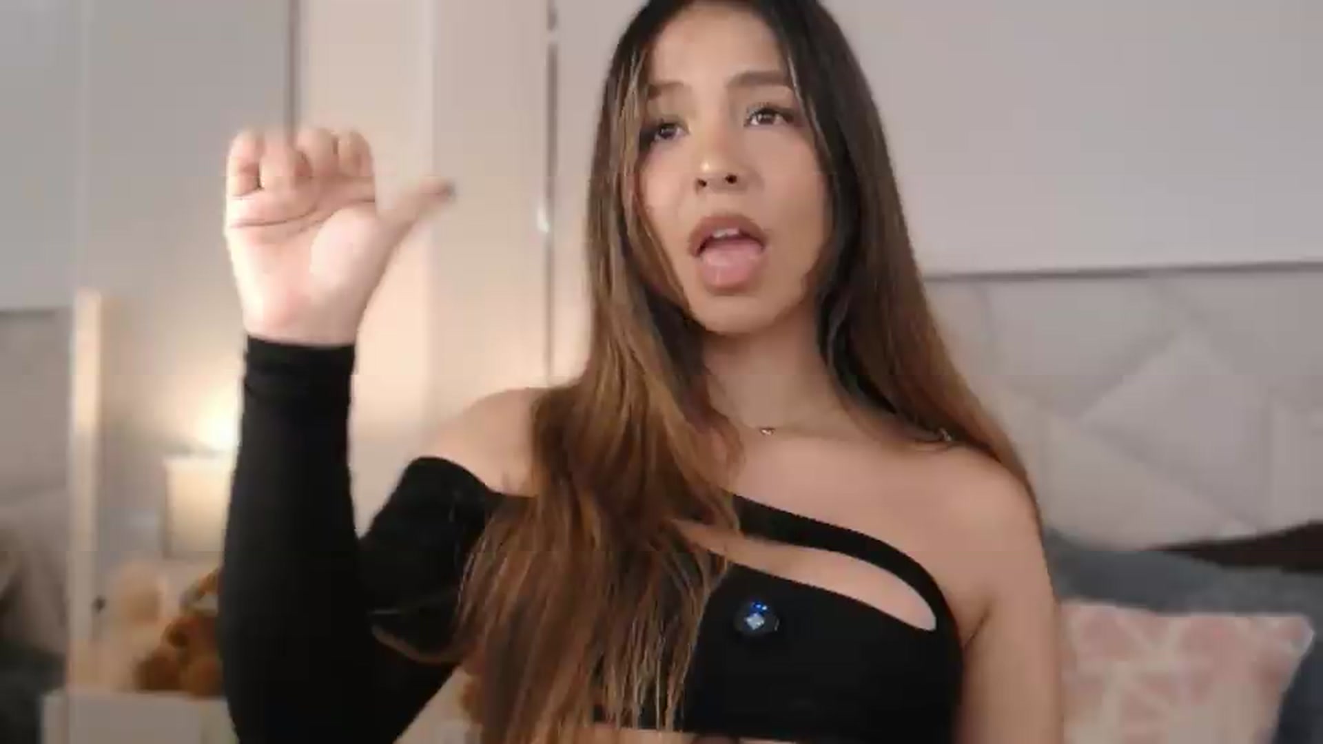 Gallery image thumbnail from Megui's myfreecams stream on, 06/02/2026, 13:24 image 10 of 20