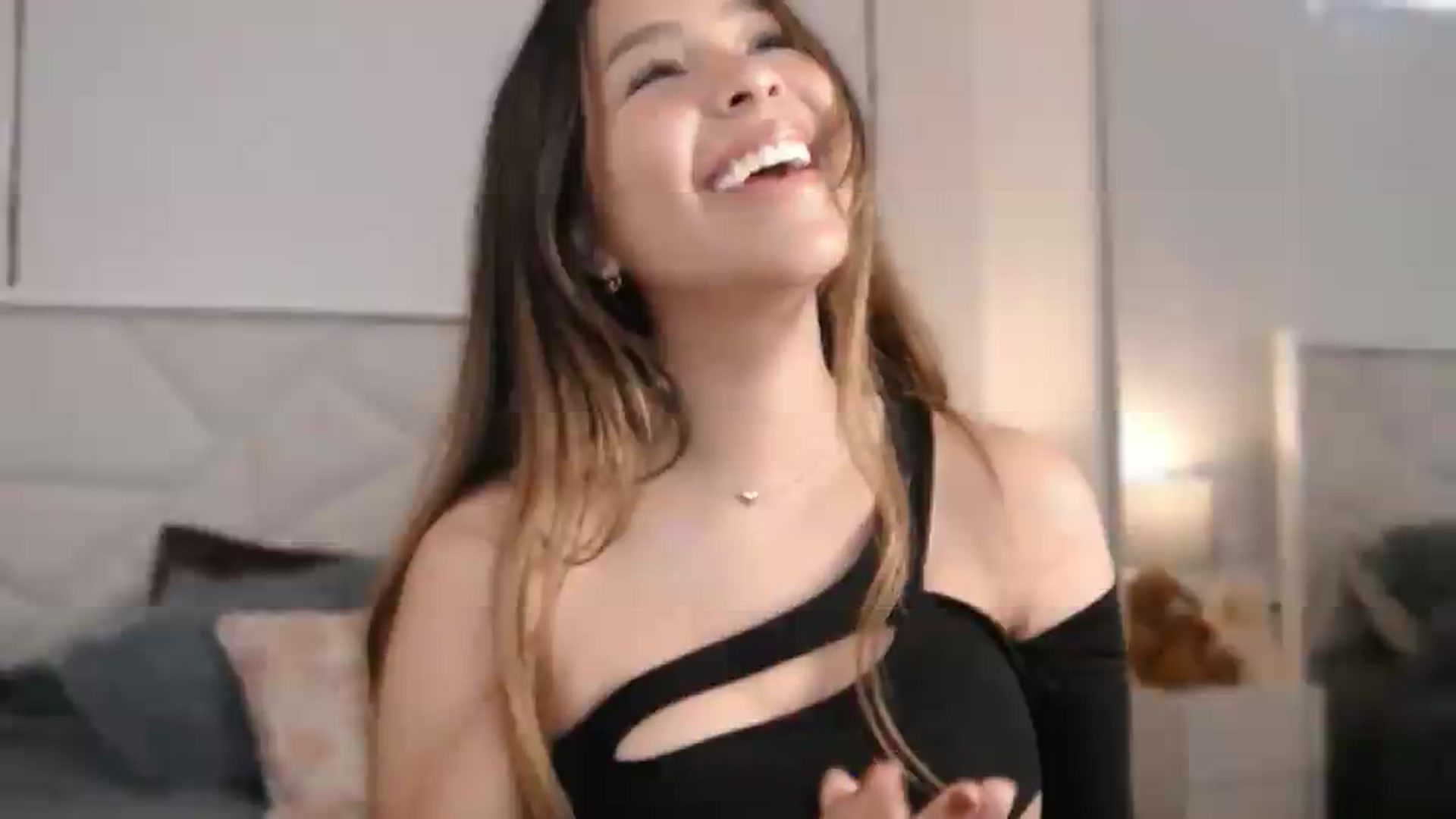 Gallery image thumbnail from Megui's myfreecams stream on, 06/02/2026, 15:34 image 12 of 20