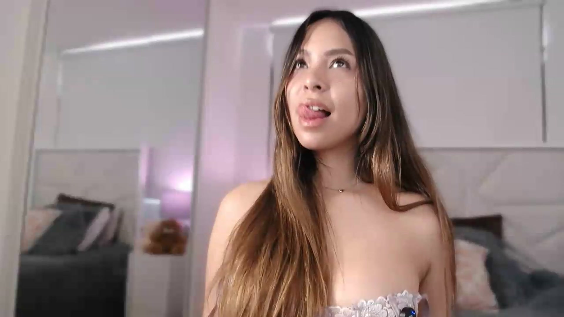 Gallery image thumbnail from Megui's myfreecams stream on, 06/08/2026, 16:01 image 5 of 20